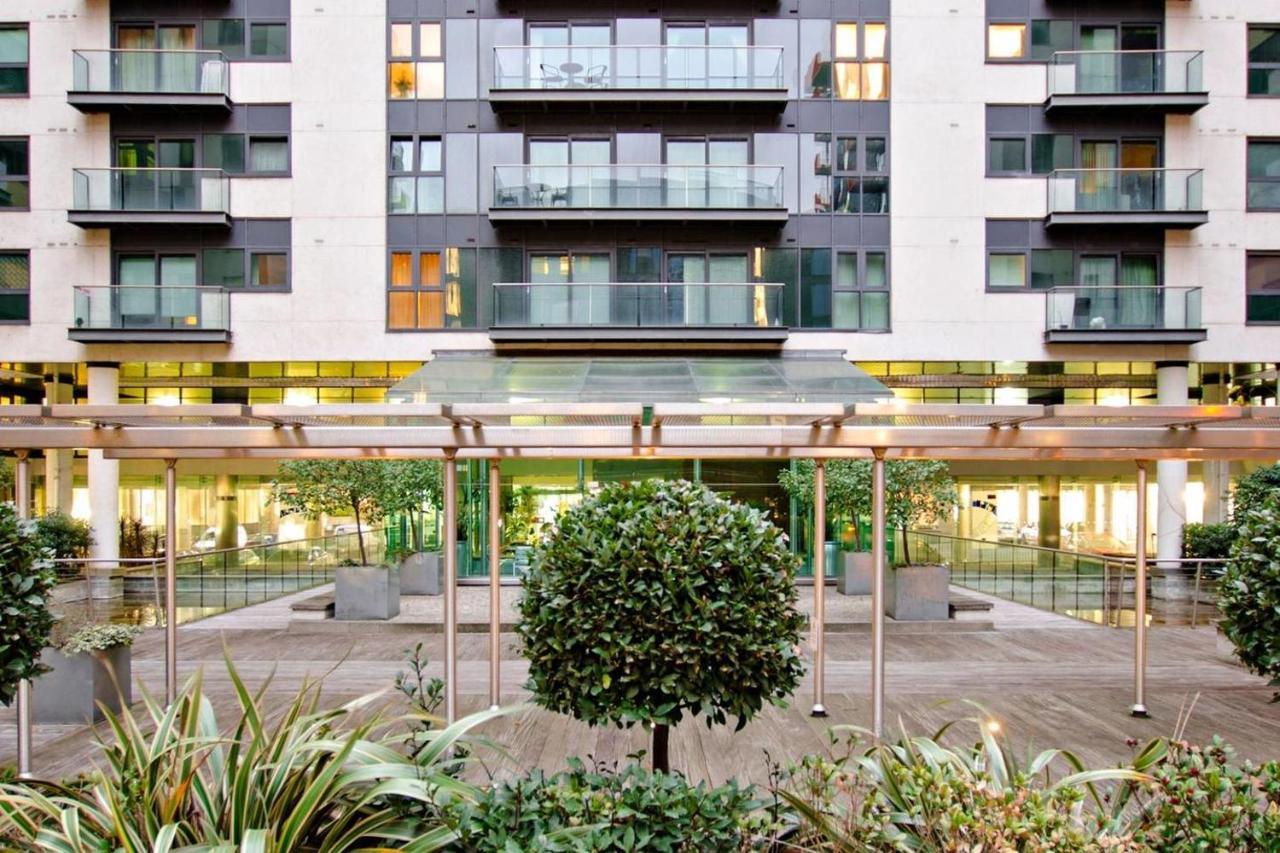 Peaceful Modern 2 Bedroom Flat With Water Views Londra Exterior foto
