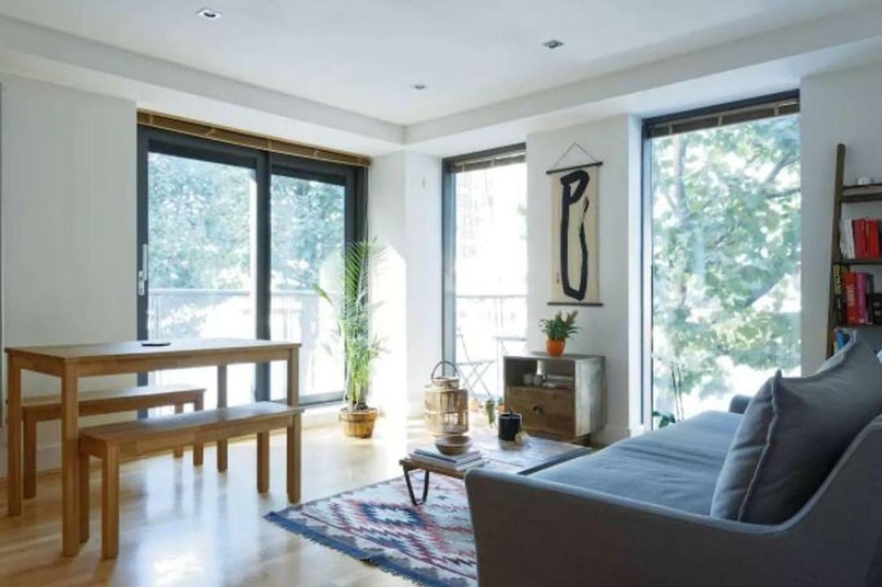 Peaceful Modern 2 Bedroom Flat With Water Views Londra Exterior foto