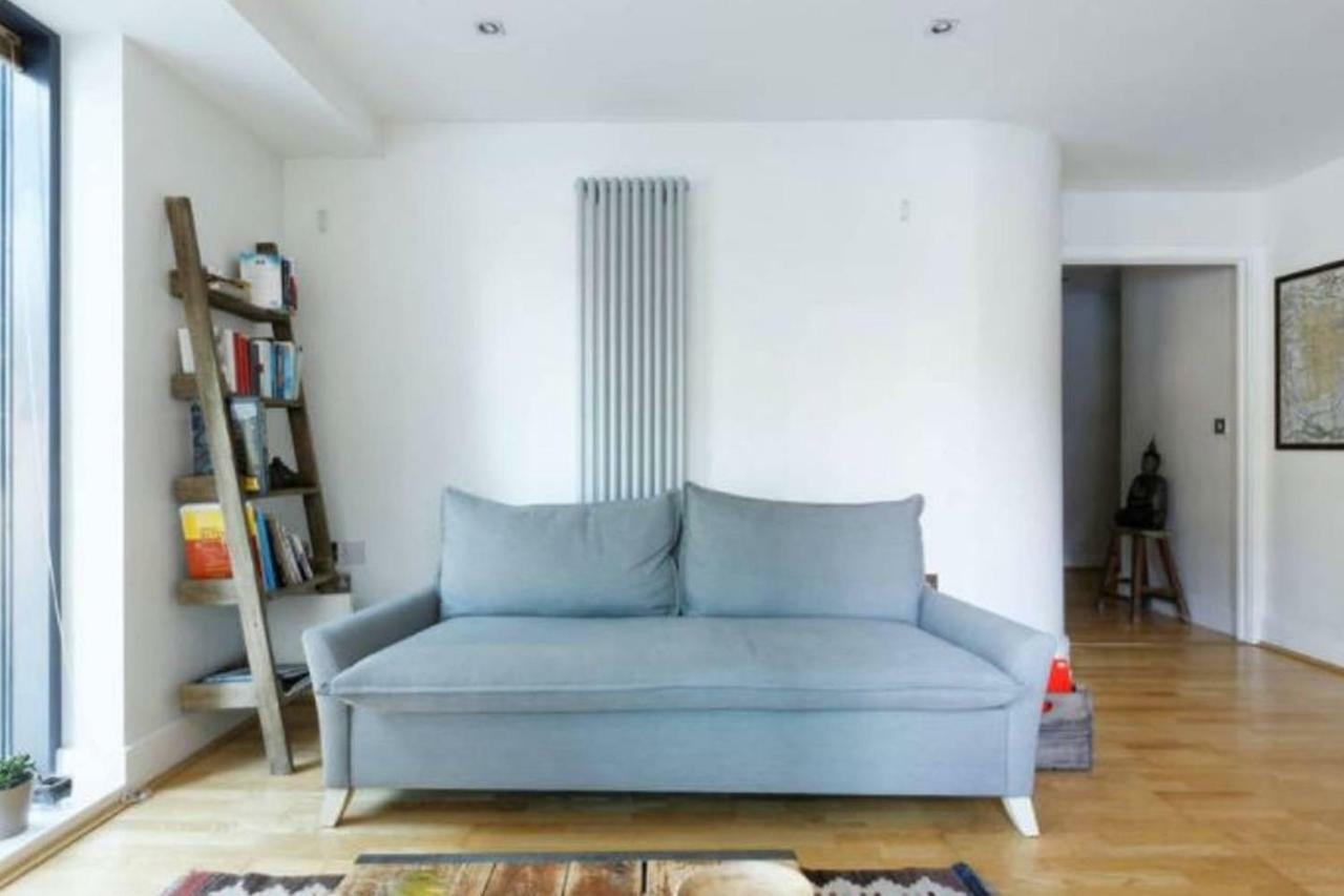 Peaceful Modern 2 Bedroom Flat With Water Views Londra Exterior foto